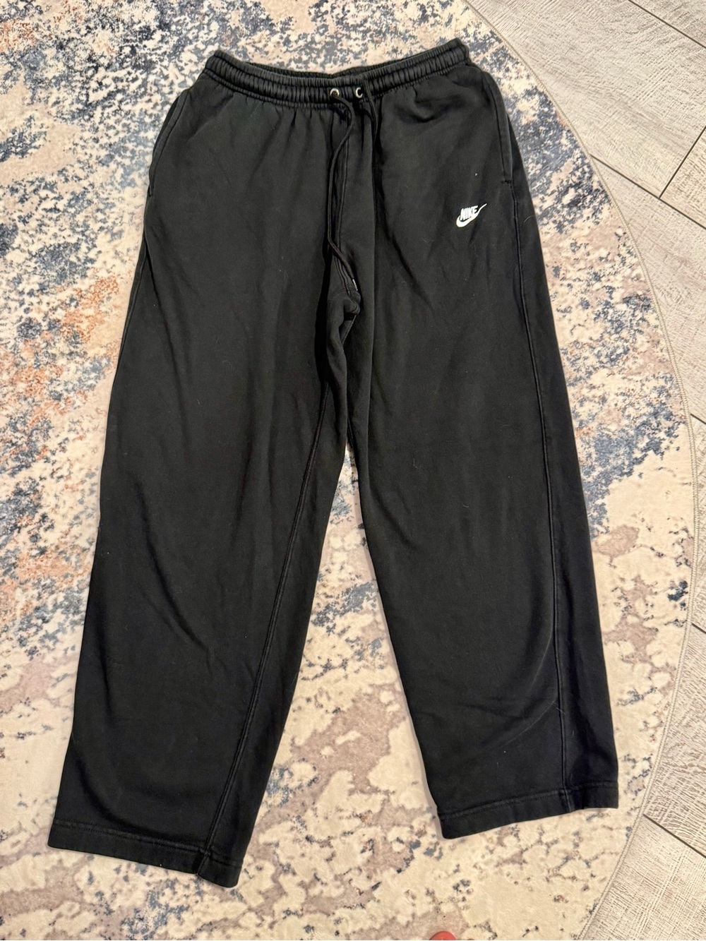 Nike Men’s Black Open Hem Sweatpants M